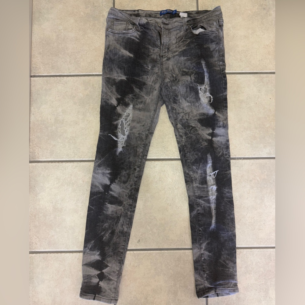 Judy Blue Jeans- 1xl Gray/white/black Smokey with distressed